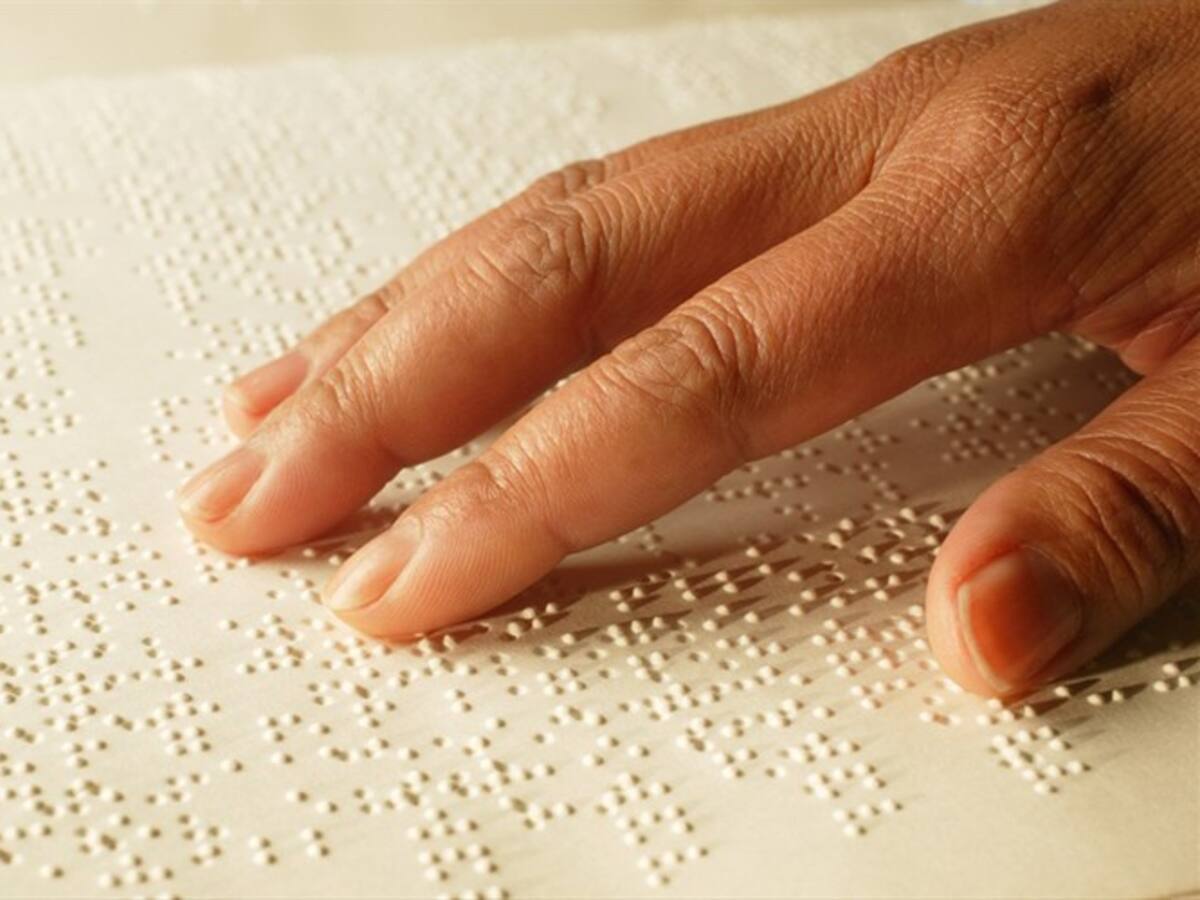 Constitución Política de Colombia tendrá su propia versión en braille y macrotipo