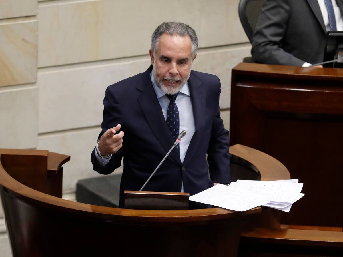 Gobierno radicó mensaje de urgencia e insistencia para la resucitada reforma laboral