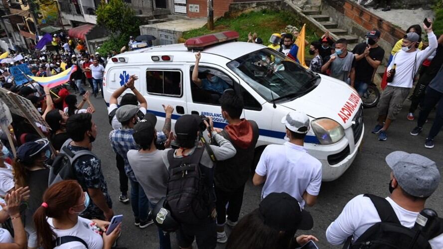 La Misión de Apoyo de la OEA al Proceso de Paz expresó su repudio por los bloqueos y los ataques que han sufrido ambulancias y misiones médicas. Foto: Getty Images / JOAQUIN SARMIENTO