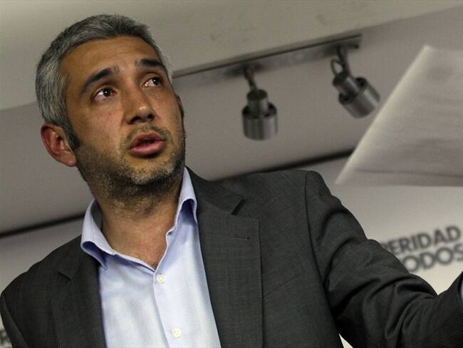 Quienes paguen para no tener pico y placa deberán hacer trabajo social: Nicolás Estupiñan