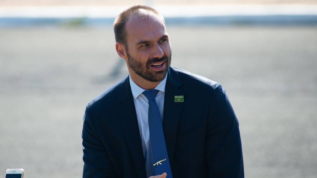 Cámara de Diputados brasileña declara la pérdida de mandato del hijo de Bolsonaro por ausentismo