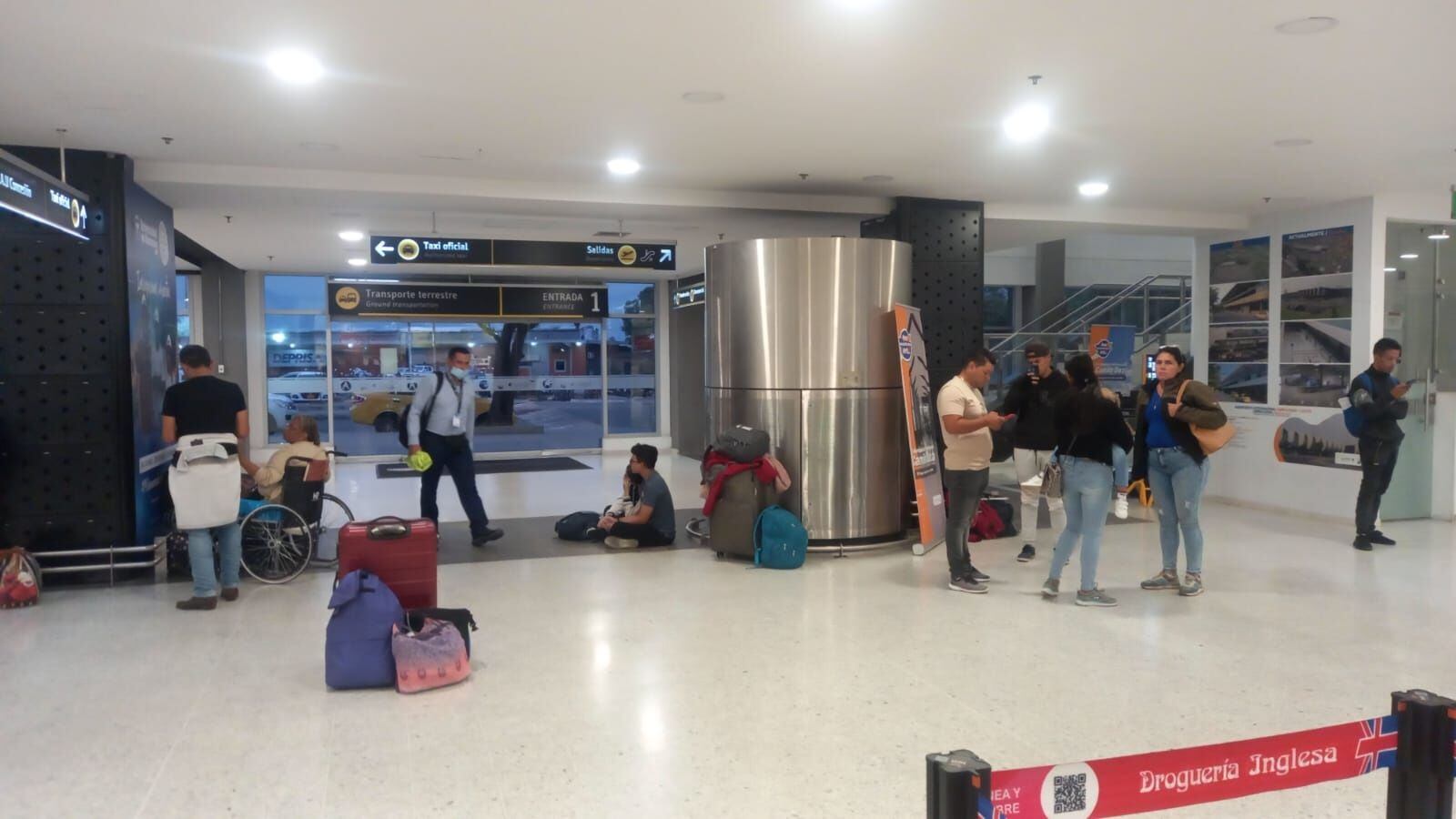 Traumatismos en Cúcuta por cancelación de vuelos de Viva Air - Colprensa