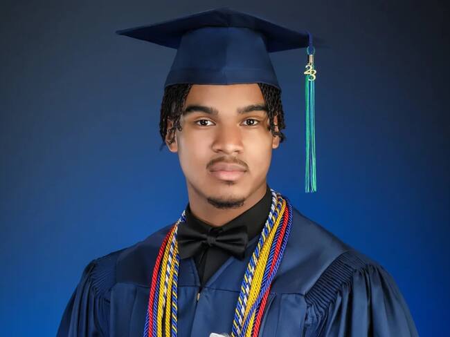 Dennis Barnes, estudiante que rompió récord al recibir más de 170 ofertas universitarias