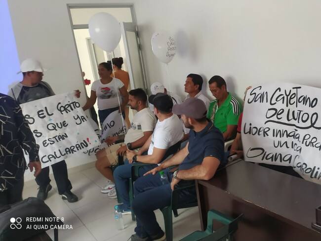 Pancartas marcadas con el nombre Diana Carolina Rodríguez Madrigal. Foto: Cortesía.