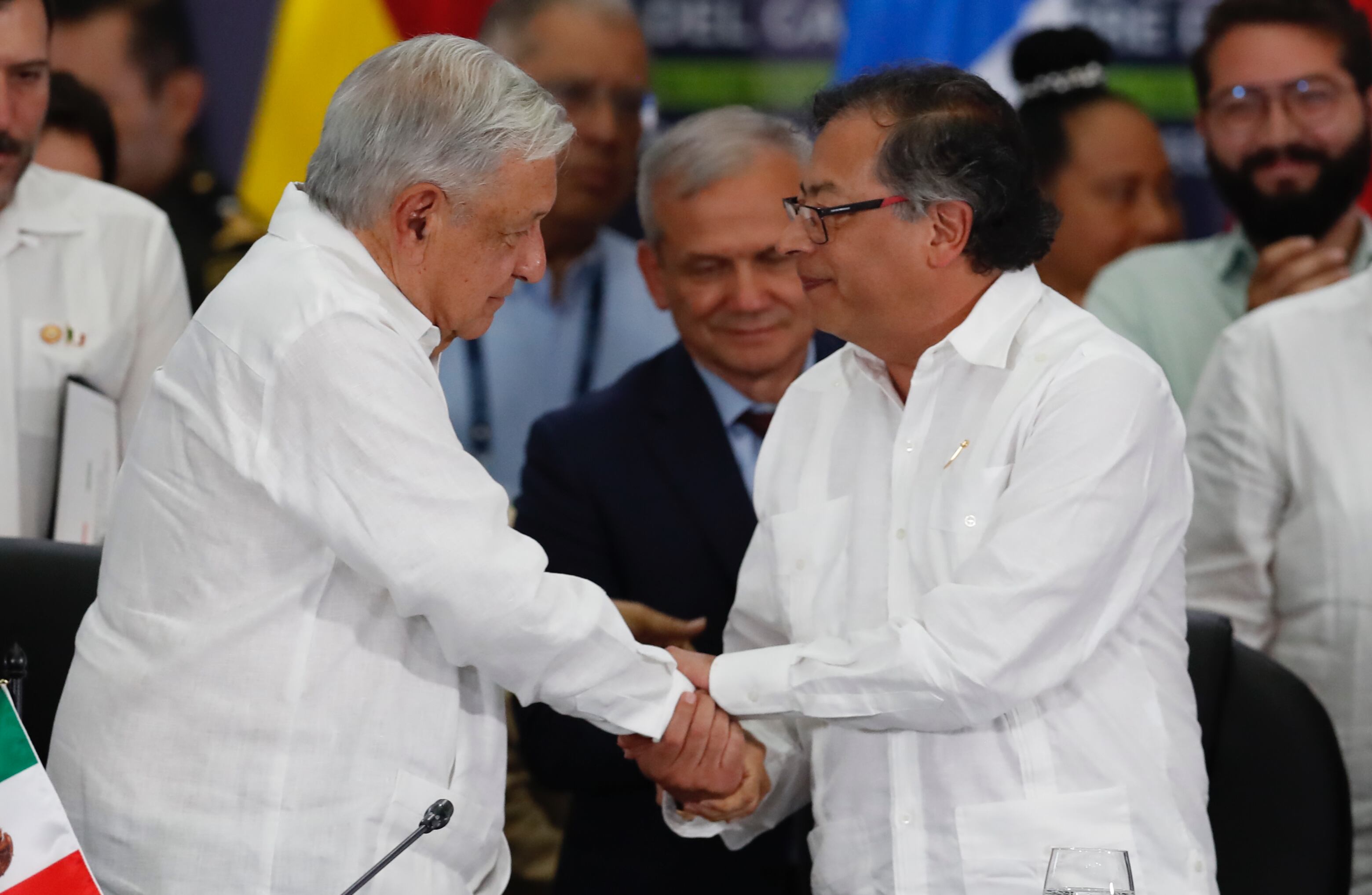 Presidente de México, Andrés Manuel López Obrador y el presidente Gustavo Petro. EFE/ Ernesto Guzmán