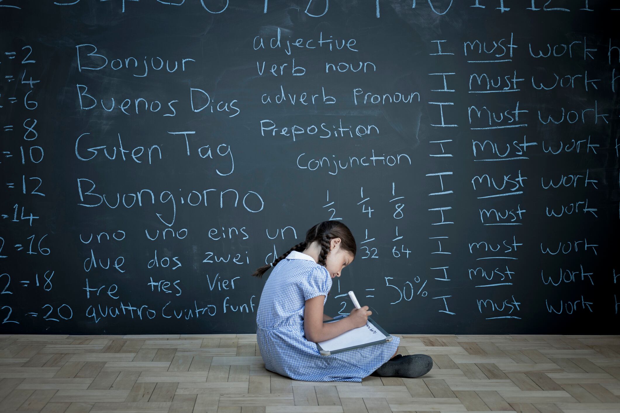 Imagen de referencia niña aprendiendo idiomas. Foto: Getty Images