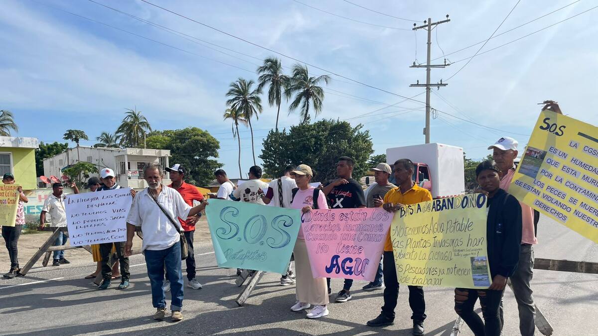 Comunidades de los pueblos palafitos bloquean la vía Ciénaga - Barranquilla
