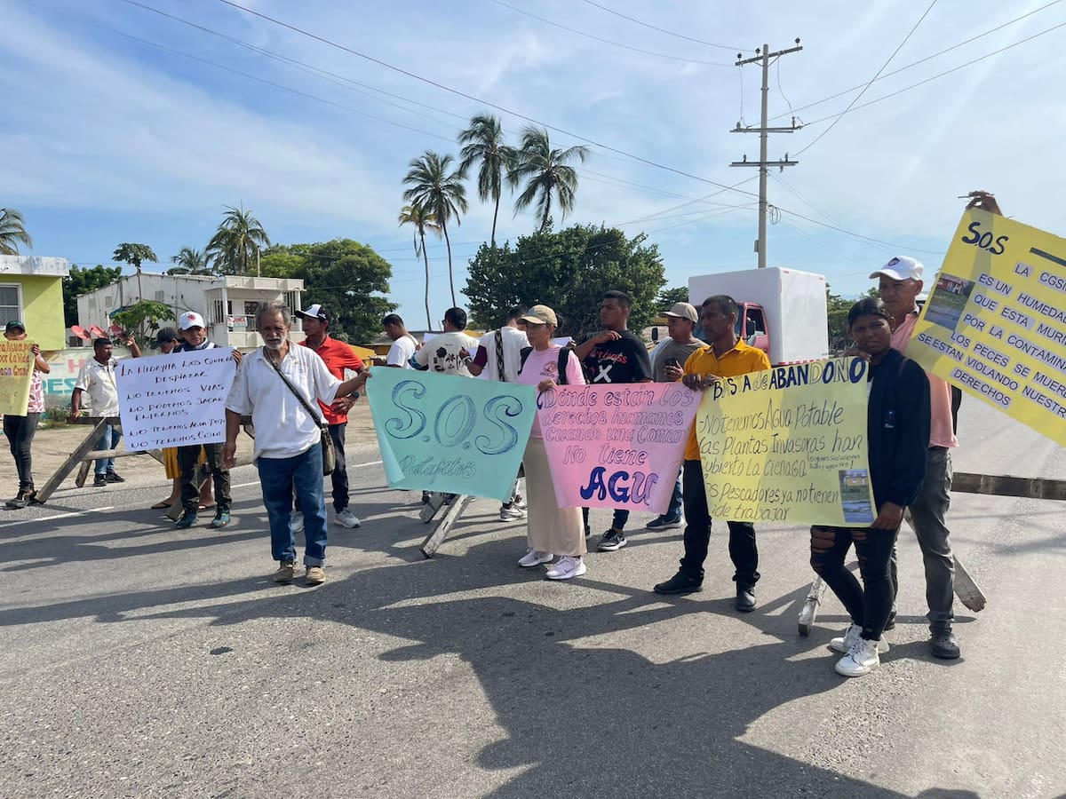 Comunidades de los pueblos palafitos bloquean la vía Ciénaga - Barranquilla