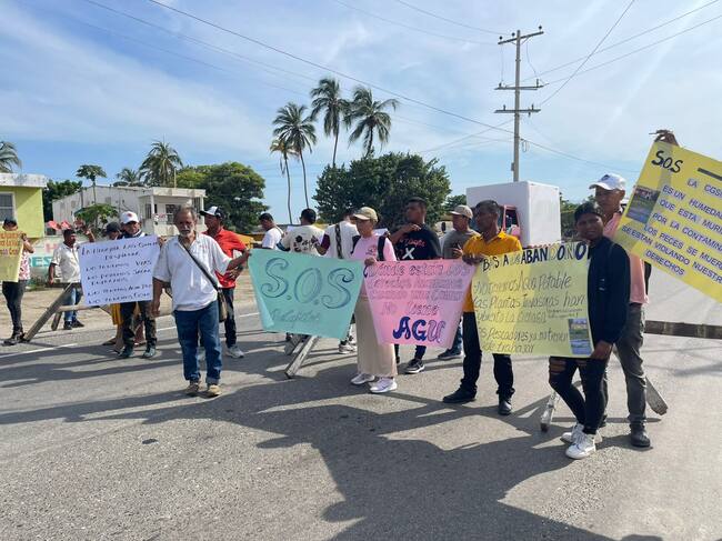 Foto: Bloqueo de la vía / Gabriela Moreno