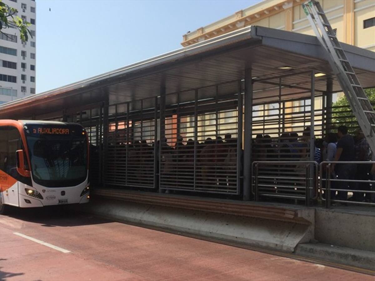 Presidente Santos firmó decreto para la vinculación de 180 buses a Transcaribe