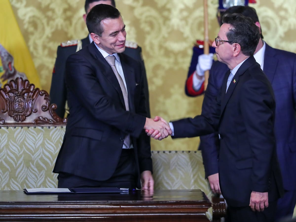 Roberto Izurieta desmiente acusaciones sobre presidente ecuatoriano en España