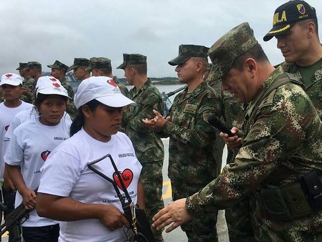 Integrantes del Eln que se desmovilizaron. Foto: Colprensa