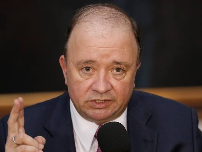Luis Carlos Villegas, ministro de Defensa, advirtió que es la primera hipótesis que se maneja hasta el momento. Foto: Colprensa