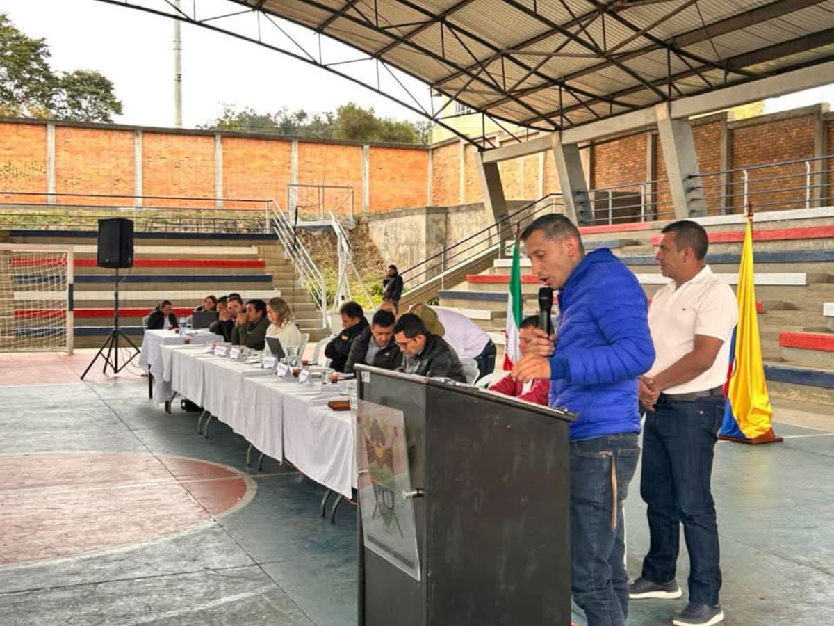 Boyacá y Santander unen fuerzas para concertar la construcción de un corredor vial con el Invias