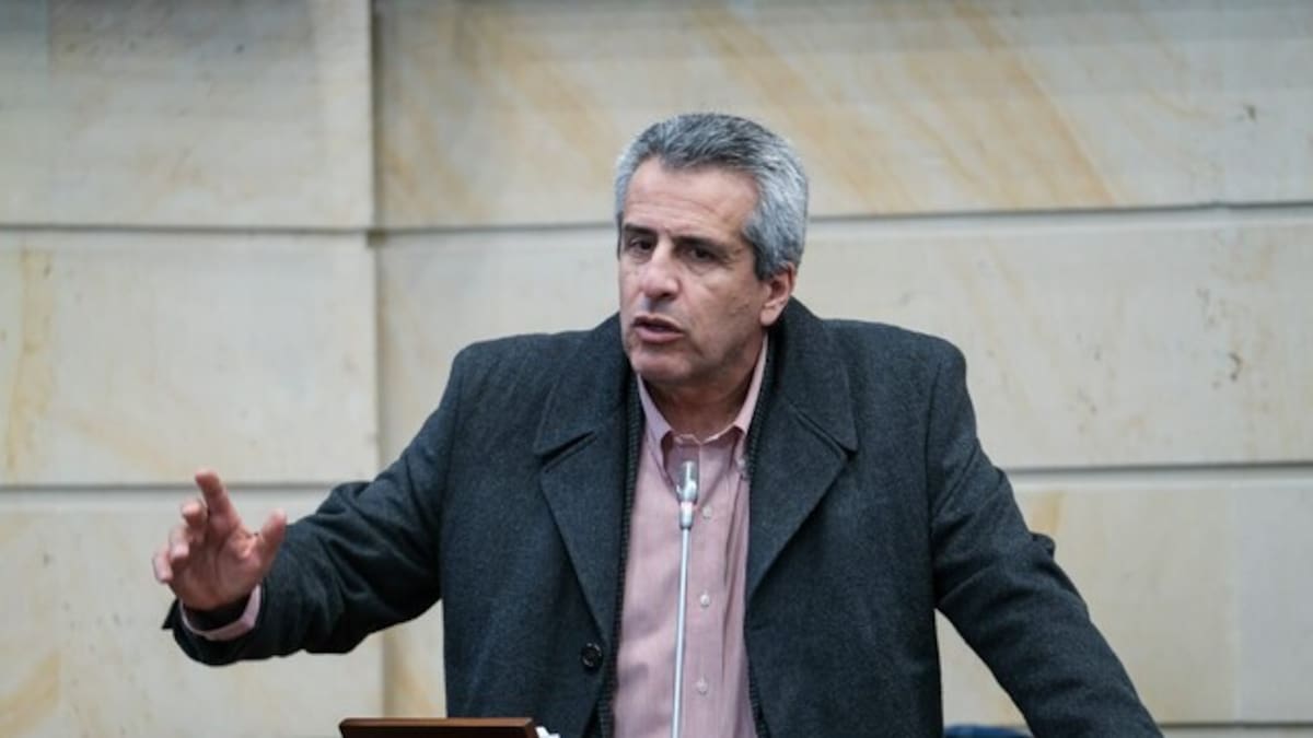 MinInterior lanza nuevos coqueteos a los conservadores ante crisis con reforma a la salud