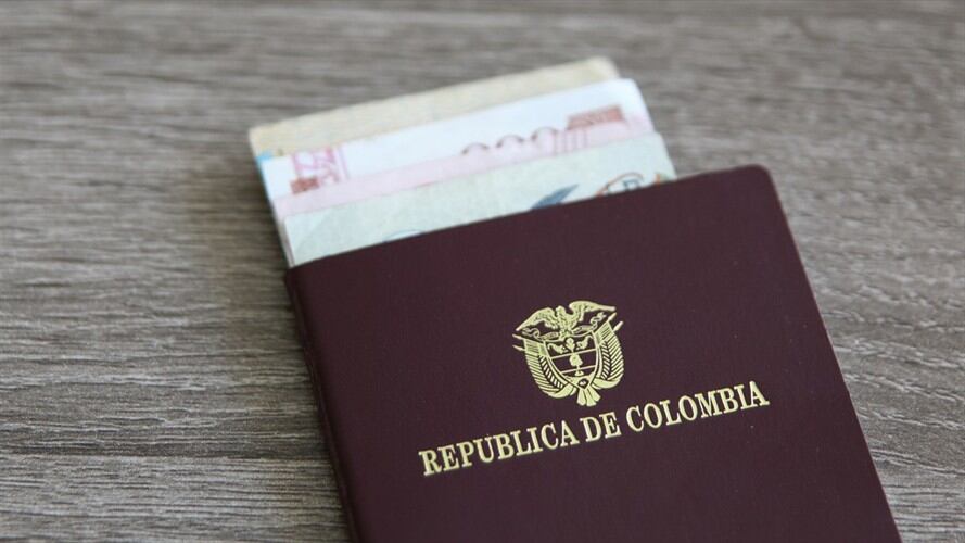 La Cancillería habilitó 28 módulos de atención al público para la expedición y renovación de pasaportes. Foto: Getty Images / ALEXMILLOS