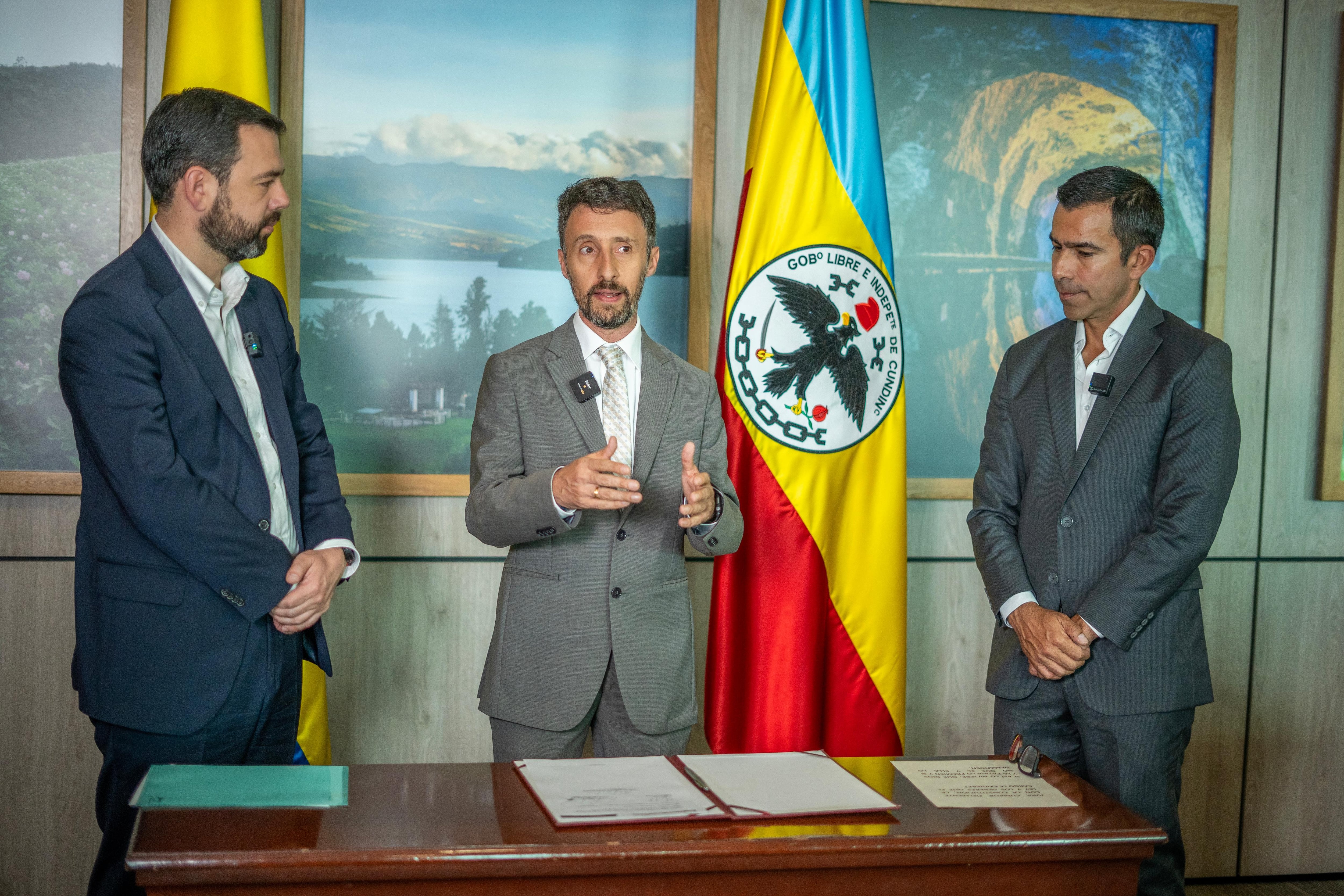 Luis Lota, primer director de la Región Metropolitana Bogotá – Cundinamarca. Foto: Alcaldía de Bogotá.