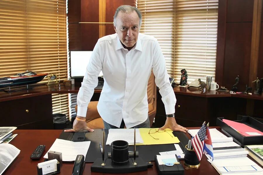 “Los migrantes son el futuro”: ‘Mike’ Fernández, el empresario cubano que desafía a los republicanos