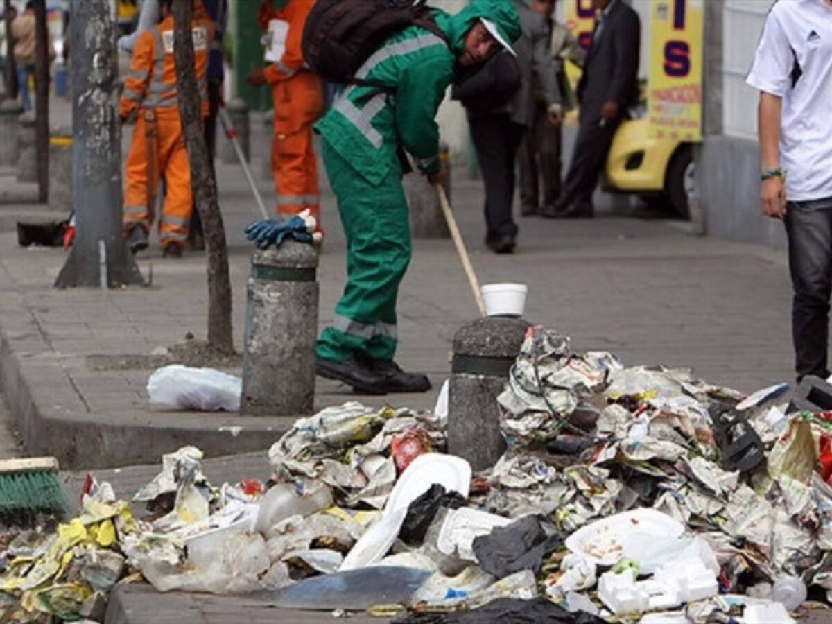 Suspenden por tres días licitación de aseo de Bogotá