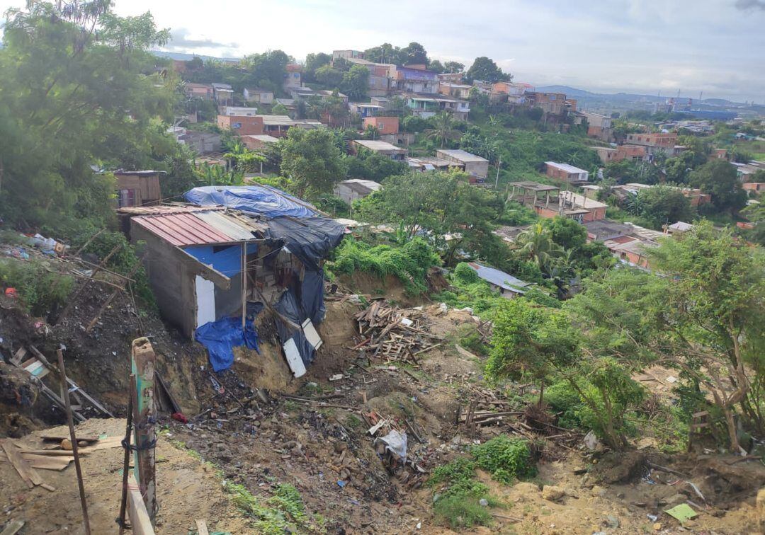 El deslizamiento se dio en la zona aledaña al antiguo relleno de Henequén. Crédito: Cortesía.