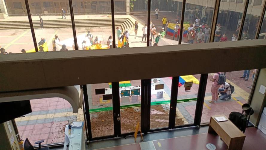 Protesta en la Gobernación de Risaralda. Crédito: Comunidad.