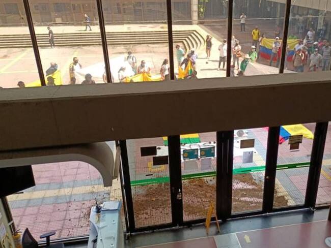 Protesta en la Gobernación de Risaralda. Crédito: Comunidad.