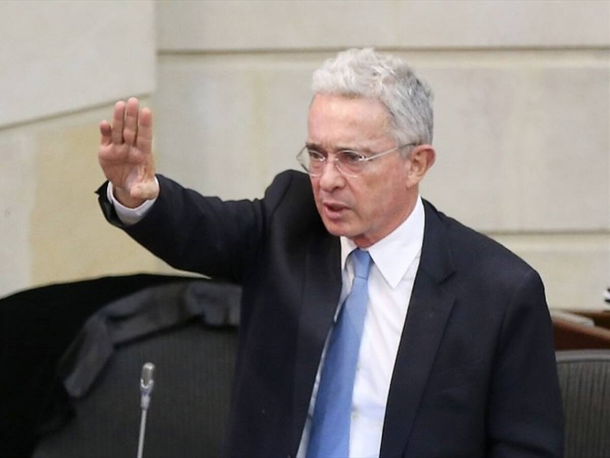 Álvaro Uribe pide anticipar la cuarentena