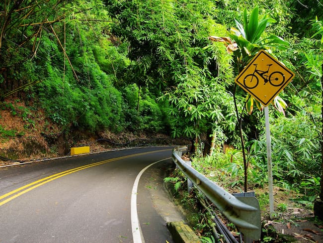 Imagen de referencia de carretera de Colombia