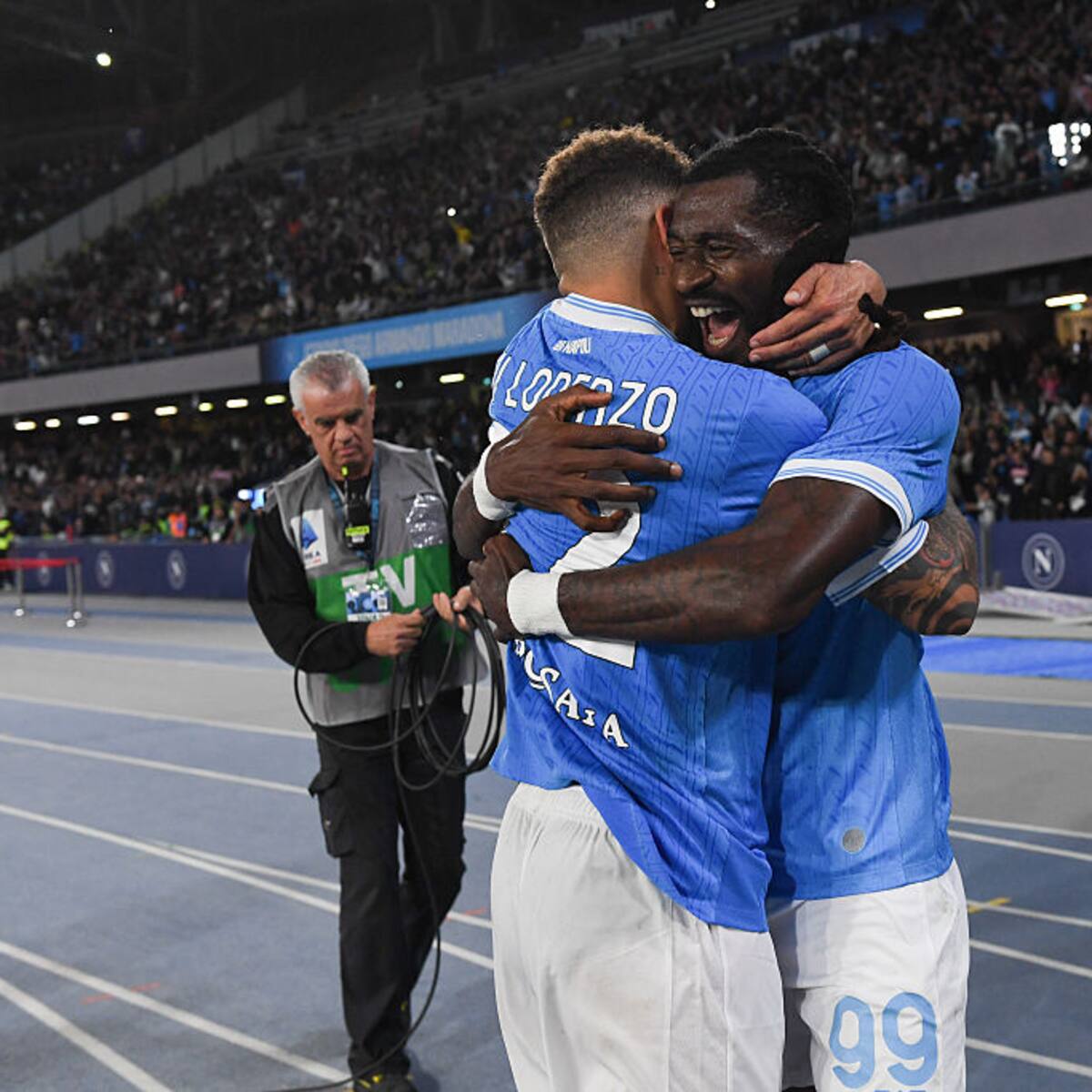 Napoli derrotó 3-1 al Inter y se quedó con el liderato de la Serie A