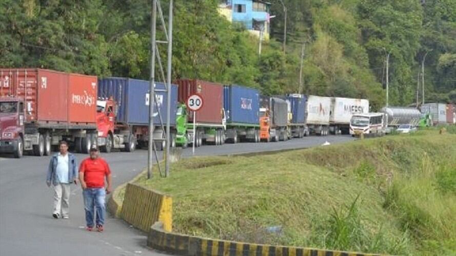 Corredor de Buenaventura reitera que no se permite la movilidad de productos para exportar. Foto: Colprensa