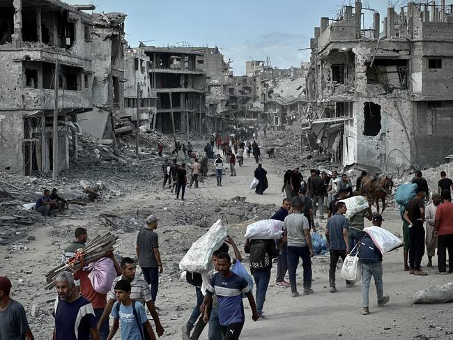 Palestinos movilizandose después de firma de alto al fuego. Foto: Doaa Albaz/Anadolu via Getty Images