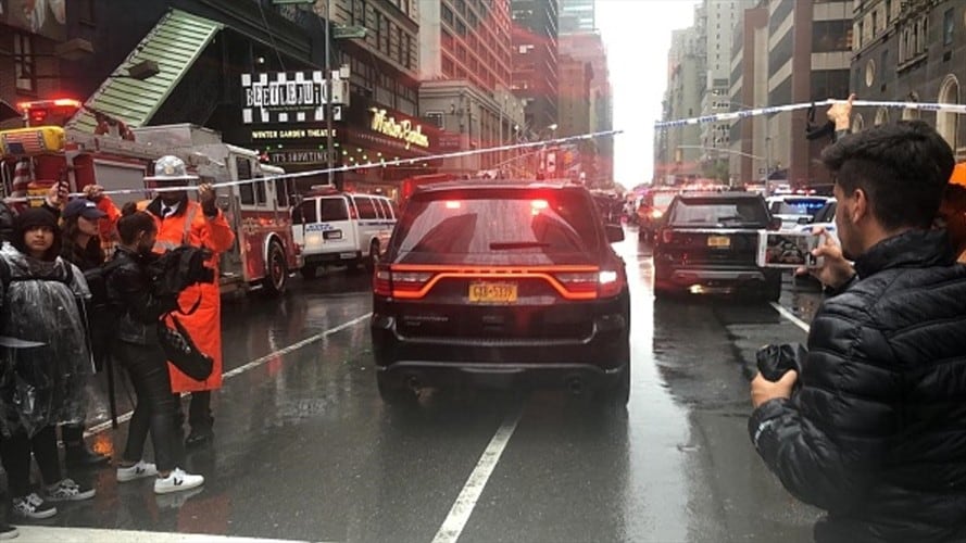 Un muerto en choque de un helicóptero contra un rascacielos en Nueva York. Foto: Getty Images