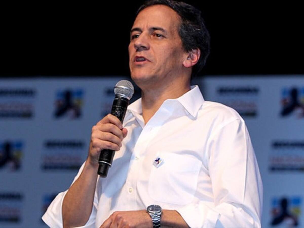 Rafael Nieto acepta, con condiciones, encuestas para elegir al candidato uribista