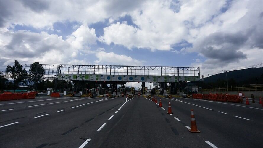 Durante cuarentena obligatoria no habrá cobro de peajes para transportadores en Colombia. Foto: Colprensa