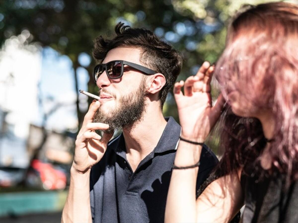 Vuelve la propuesta de prohibir el consumo de cigarrillo en los parques de Bogotá