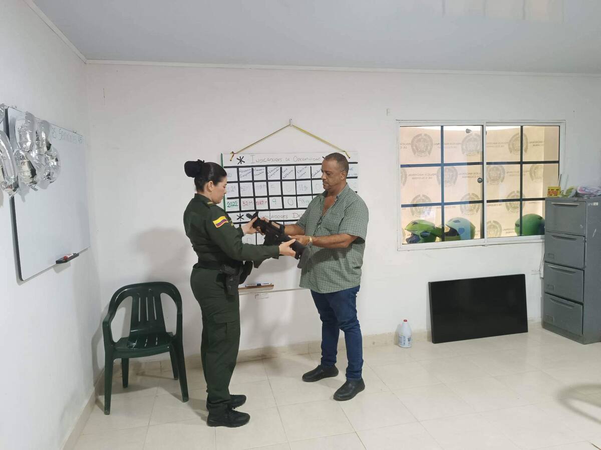 Hombre hace disparos al aire con fusil en Salamina, Magdalena