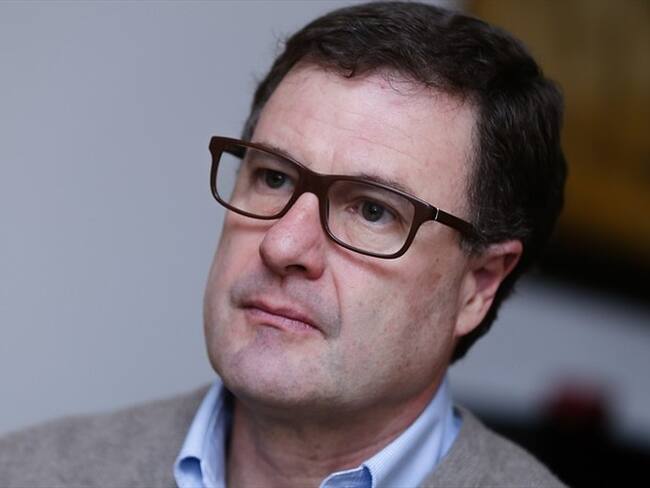 La Fiscalía repetirá la imputación que un juez tumbó contra el expresidente de la ANI, Luis Fernando Andrade. Foto: Colprensa / DIEGO PINEDA