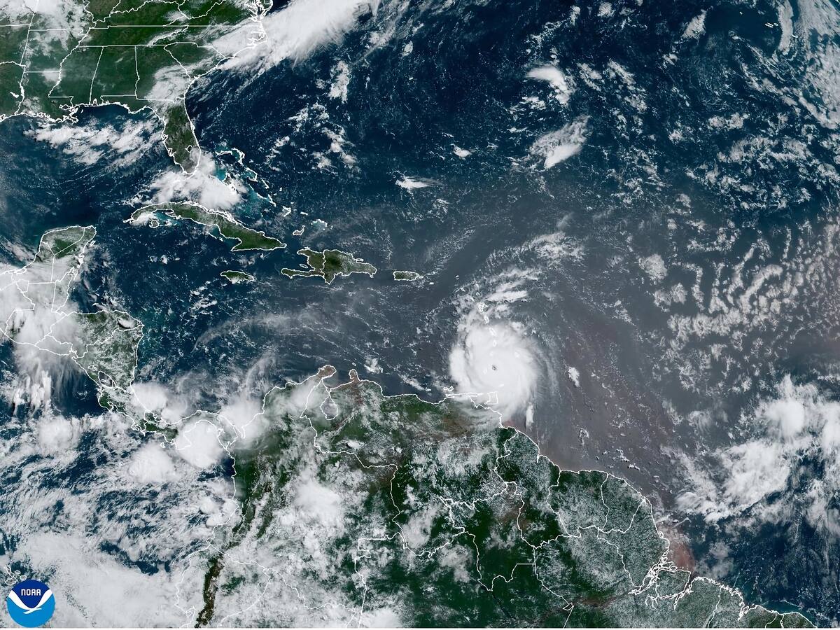 Huracán Beryl mantiene alerta climática en el Atlántico