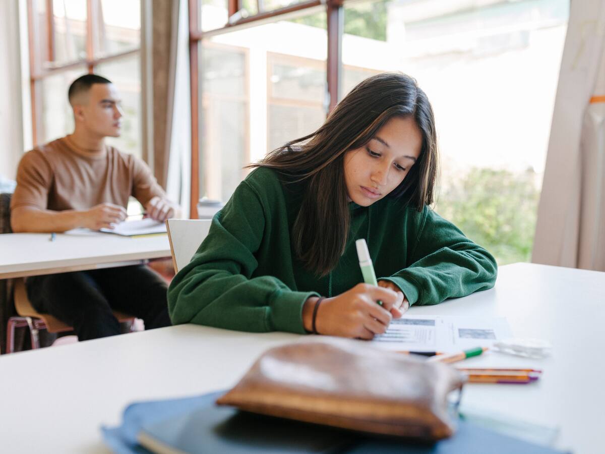 En Bogotá abren más de 9.000 becas para estudios de educación superior y técnica: link para aplicar