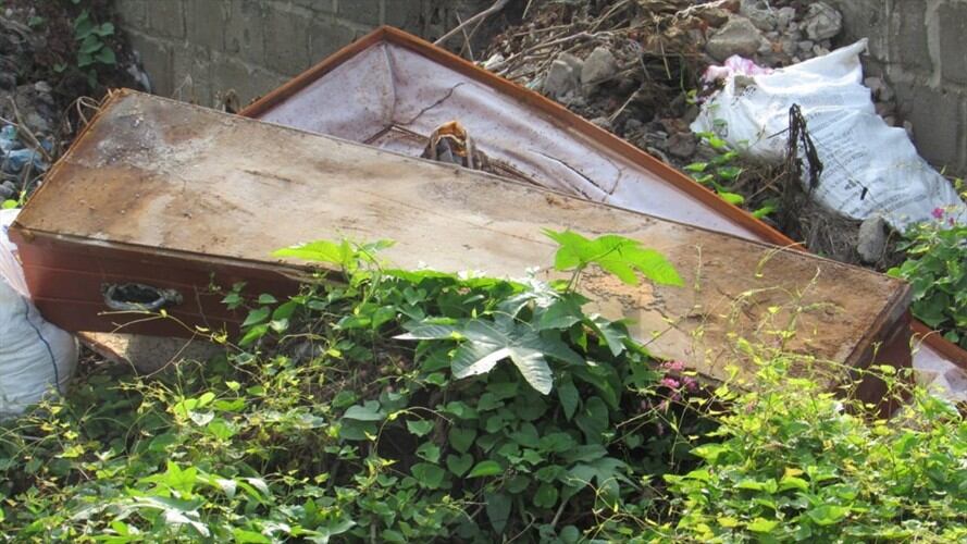 Falta de cupos en cementerio del Magdalena estaría originando saqueos clandestinos de tumbas. Foto: El Retén al día
