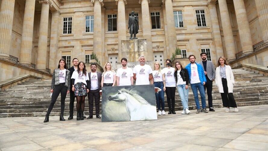 Buscan prohibir el uso de animales para contener las protestas. Foto: Cortesía representante Juan Carlos Losada