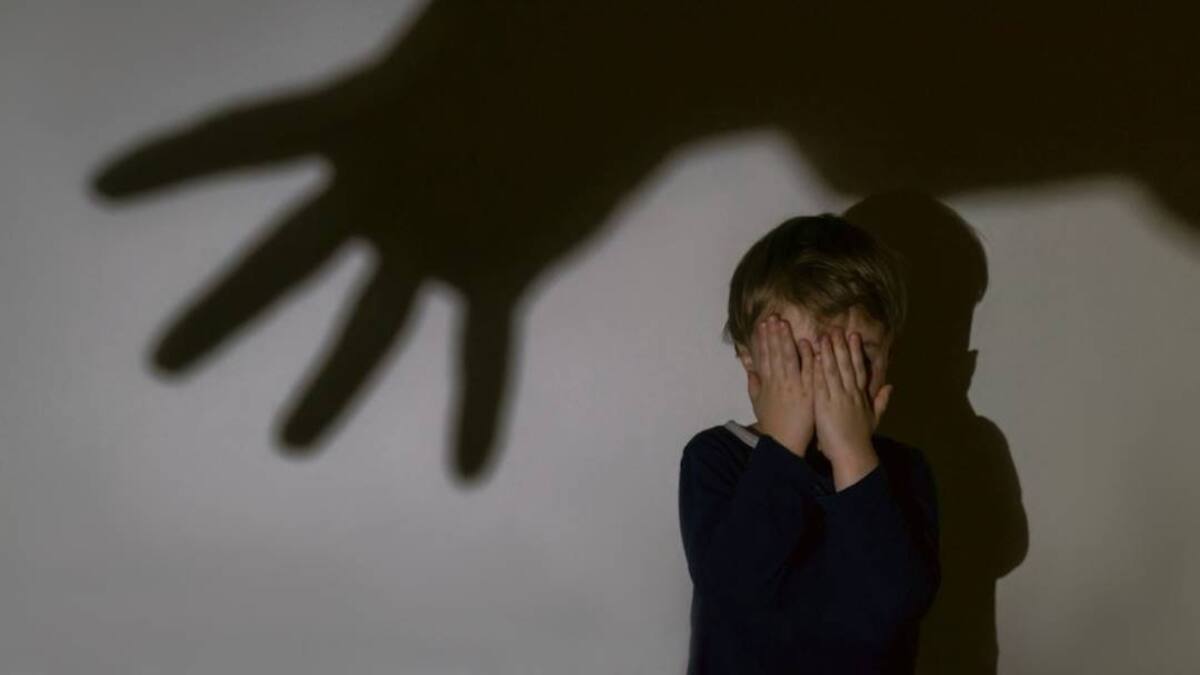 Indagan caso de dos menores que eran encadenados por sus padres en el Atlántico