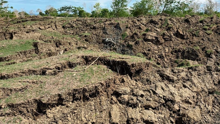 Cerca de 1.500 familias han sido evacuadas por enormes grietas en Puerto Escondido
