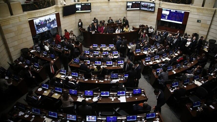 En un debate de control político en la Comisión Séptima del Senado, el director de la Asociación Colombiana de Hospitales y Clínicas, Juan Carlos Giraldo, le pidió a las ARL. Foto: Colprensa