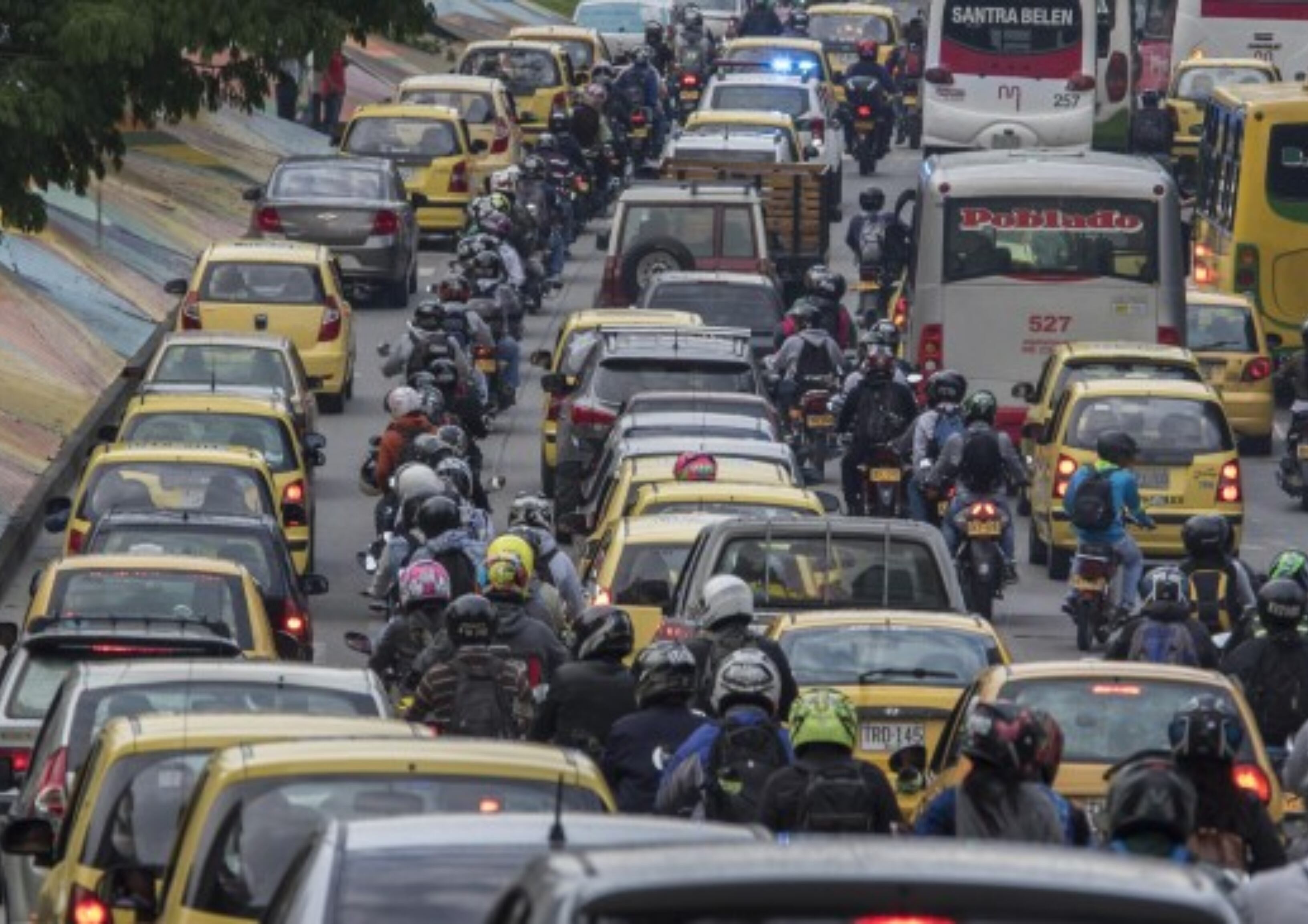 Movilidad vehícular. Foto archivo: Colprensa