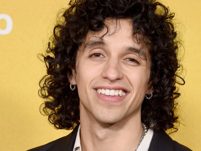 “Quería traer lo latino”: Sebastian Chacon, actor de ‘Daisy Jones & The Six’