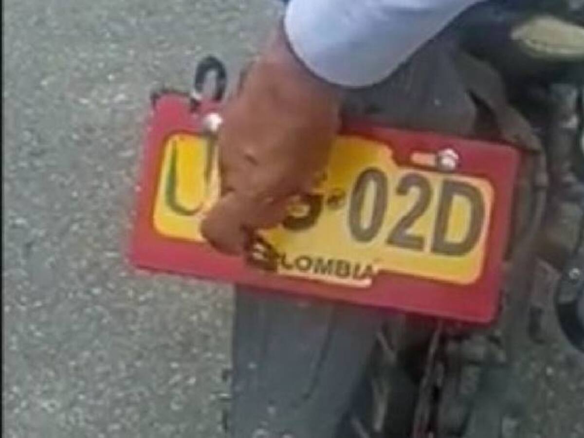 Con placas alteradas automotores evaden comparendos en Bucaramanga