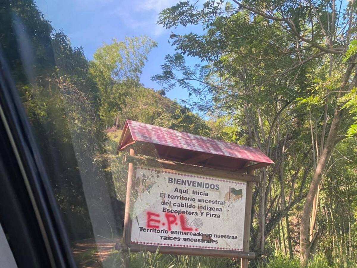Denuncian grafitis del EPL y presencia de hombres armados en Riosucio, Caldas