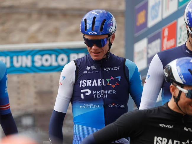 Arrone (Italy), 07/03/2024.- Chris Froome of Israel Premier Tech before the start of the 4th stage of the 59th Tirreno-Adriatico, a 207km cycling race from Arrone to Giulianova, Italy, 07 March 2024. (Ciclismo, Italia) EFE/EPA/ROBERTO BETTINI