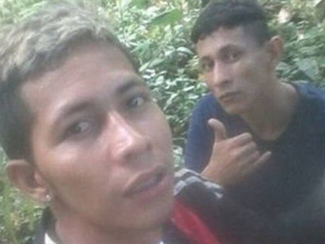 Brayan Bremer (izq.) y otro de los prófugos se tomaron un selfie tras la fuga.. Foto: BRAYAN BREMER